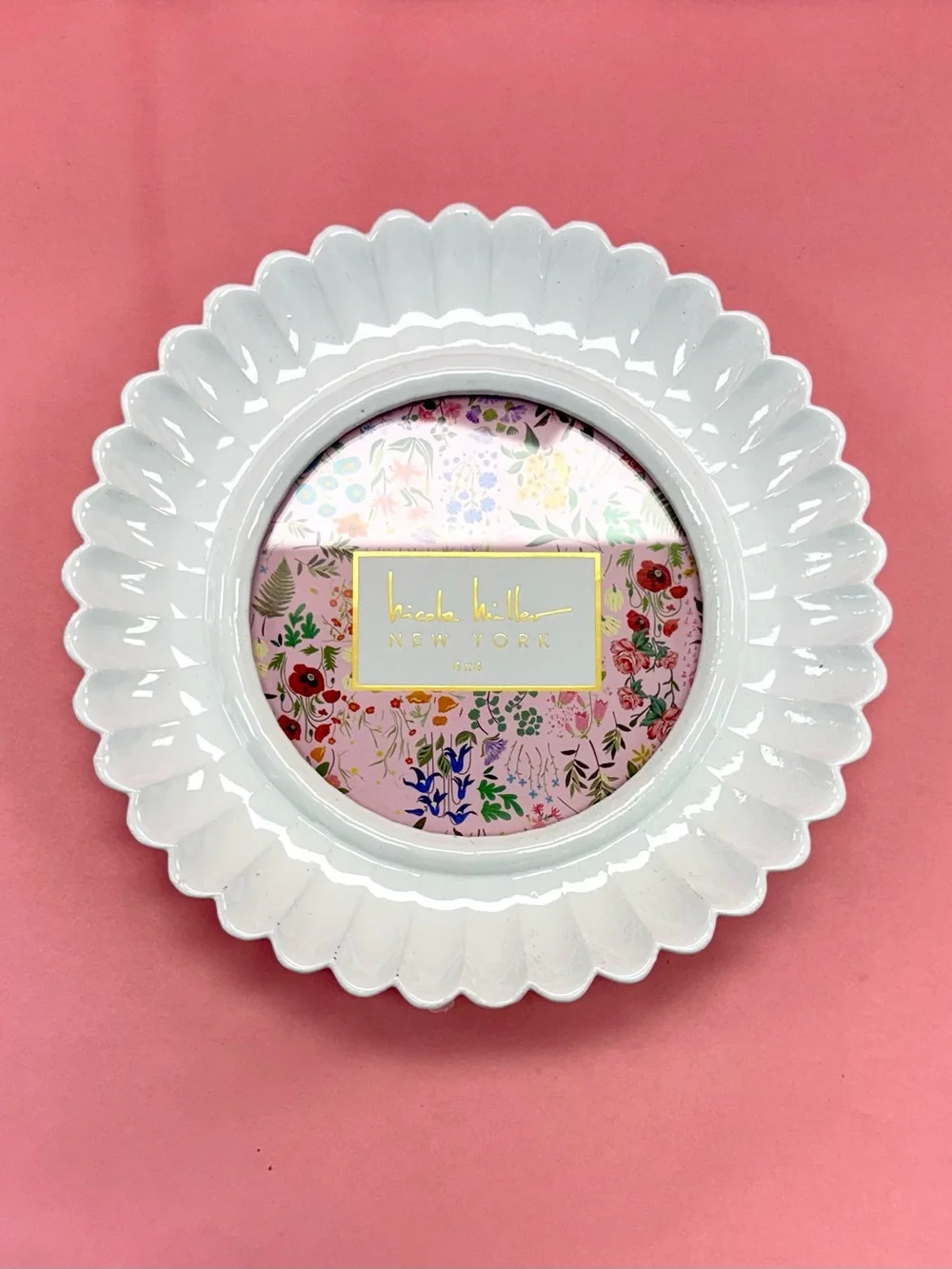 Nicole Miller Round Picture Frame Easel Back or Wall Hanging F441000